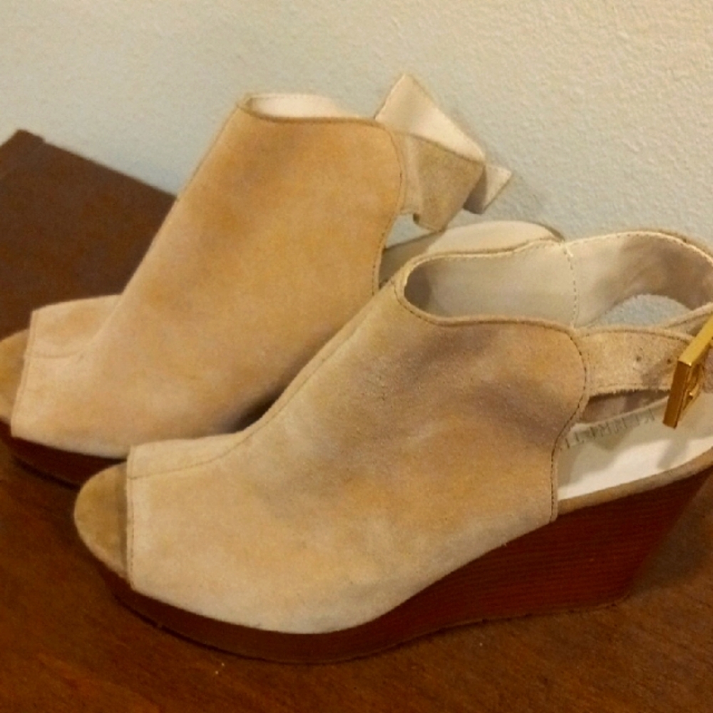Women's Tan Wedge Sandals